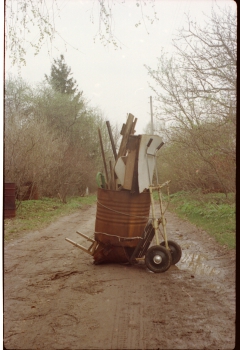 looking at things | abandoned. camera: FED 2. film: kodak color. location: dacha druzhba 5.